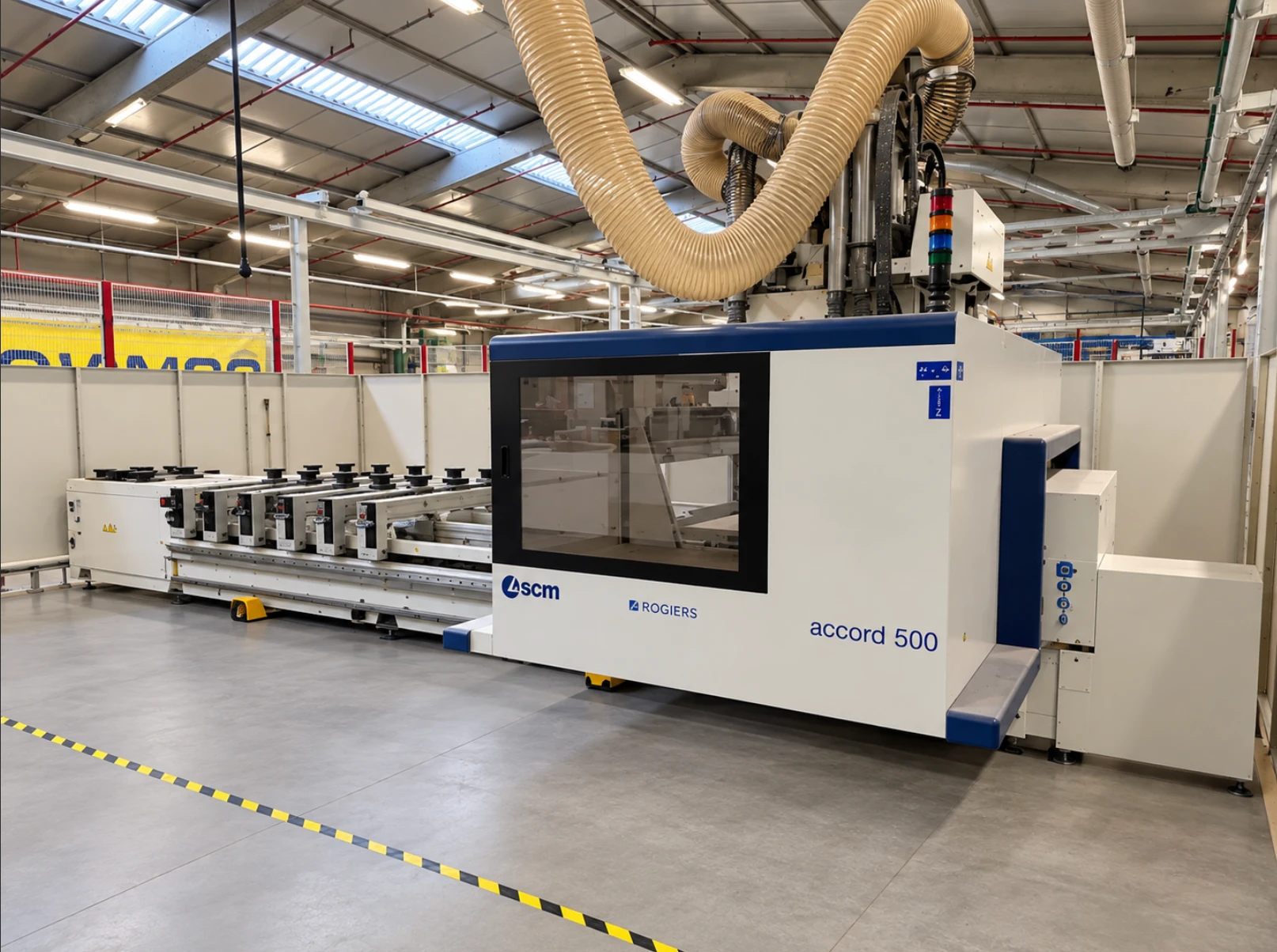 CNC-machine in de productiehal van Domino in Kruisem